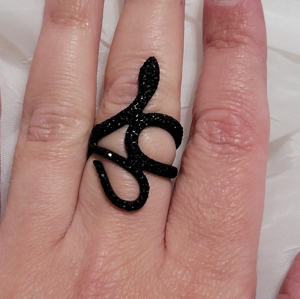 Black sparkle snake ring